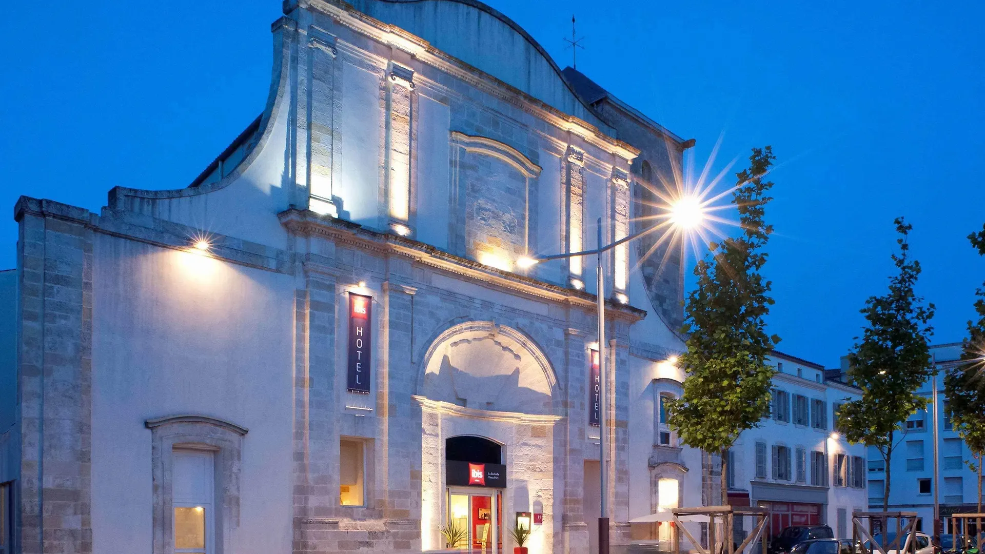 Séjourner près du Parc Charruyer : 6 Hôtels de La Rochelle Comparés
