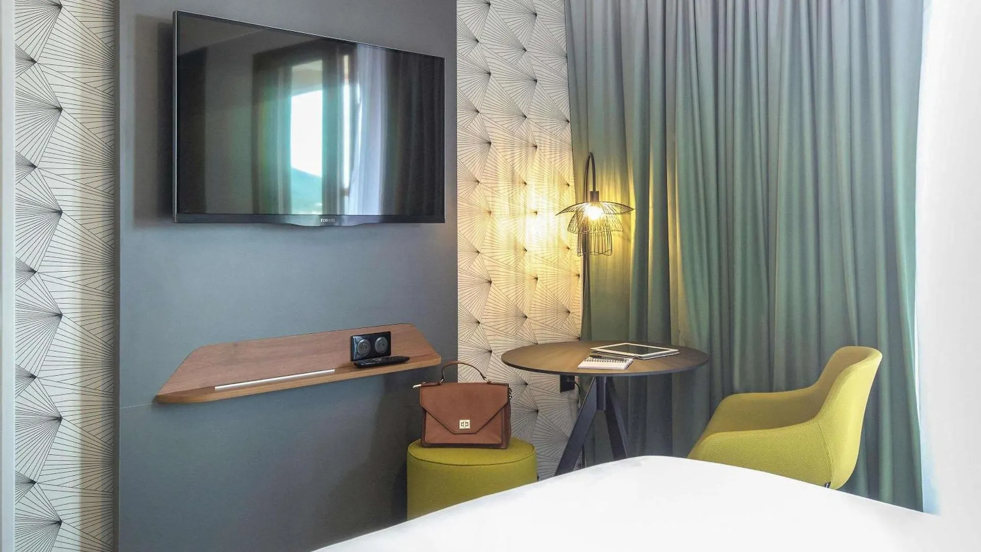 Séjourner en Famille près du Jardin Castel Sainte-Claire : 4 Hôtels Sélectionnés